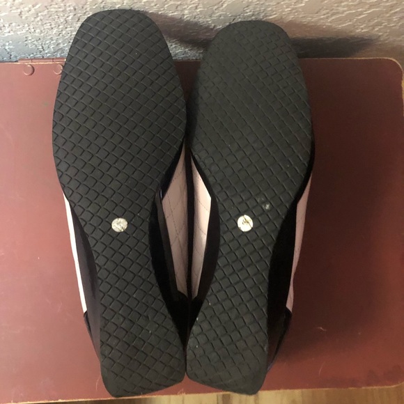 Amalfi by Rangoni Fashion Sneakers Women Size 8.5M - Pink with Black Patent Trim - Picture 7 of 12